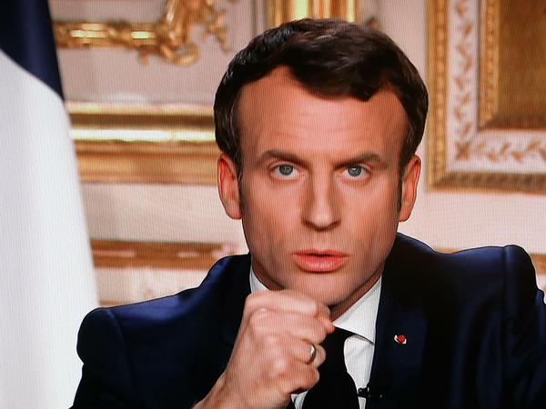 Frankreichs Präsident Emmanuel Macron wähnt das Land in einem "Krieg" gegen das Virus.