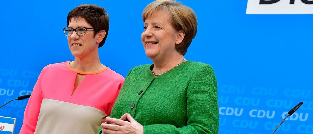 Neues Führungsduo der CDU: Die Vorsitzende Angela Merkel (r.) und die designierte Generalsekretärin Annegret Kramp-Karrenbauer. 