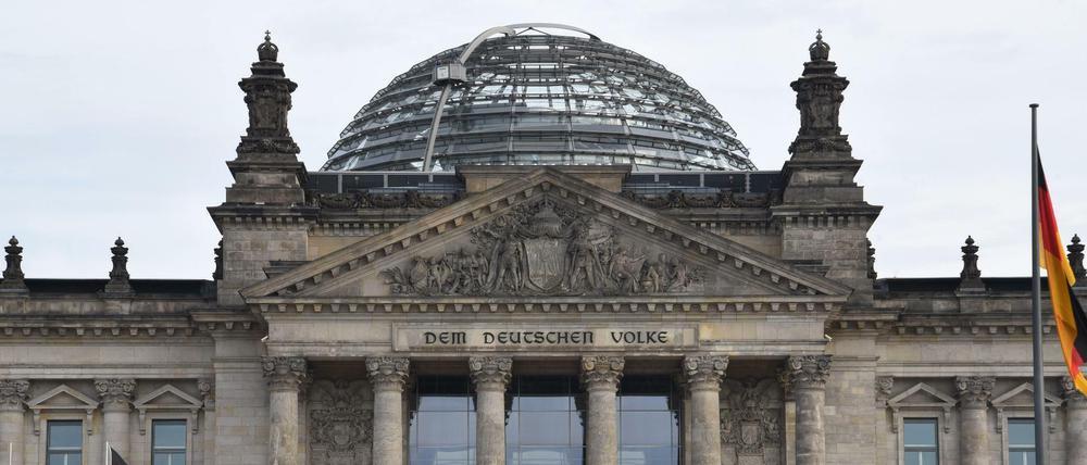 Der Reichstag mit der Kuppel in Berlin, aufgenommen am 8. November 2018.  