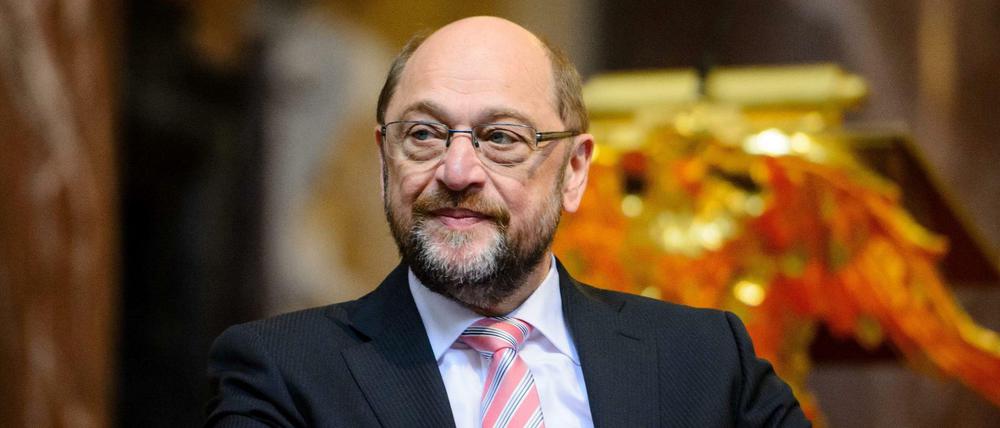 Martin Schulz spricht auf dem Kirchentag im Berliner Dom über Vertrauen und Politik. Er selbst vertraue seiner Frau am meisten. Rat suche er außerdem bei seinem alten Freund und Wegbegleiter Achim Großmann.