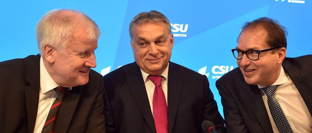 CSU-Chef Seehofer, Ungarns Premier Viktor Orban und CSU-Landesgruppenchef Alexander Dobrindt (v.l.n.r.) in Seeon.