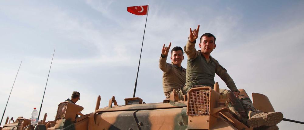 Türkische Truppen auf dem Vormarsch in Syrien