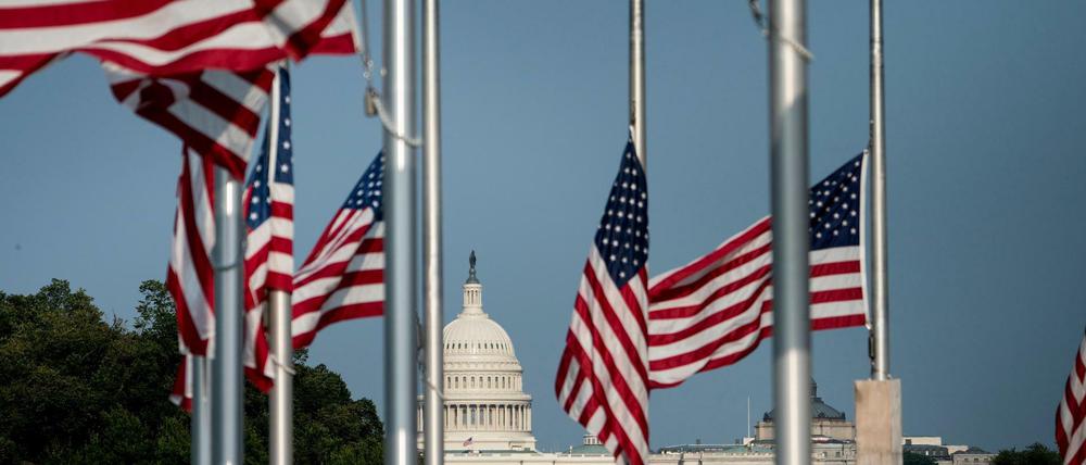 Gedenken an John McCain: Flaggen auf halbmast vor dem Capitol in Washington