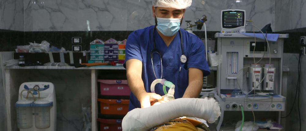 Leben retten unter Lebensgefahr. Wenn Krankenhäuser angegriffen werden, sind auch syrische Ärzte und ihre Helfer das Ziel.