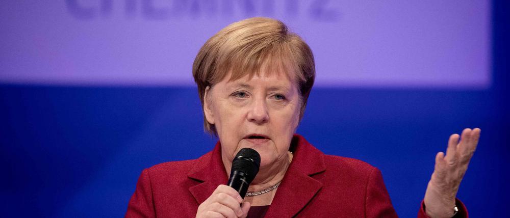 Angela Merkel kam am Freitag erstmals seit den Demonstrationen und Ausschreitungen nach Chemnitz.