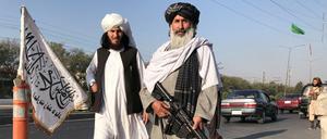 Pragmatiker der Macht? Taliban-Kämpfer bewachen das Innenministerium in Kabul