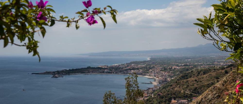 Blick auf die sizilianische Küste.