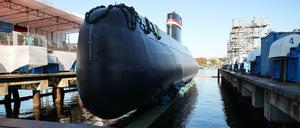 Ein für Ägypten gebautes U-Boot liegt auf der Werft von Thyssenkrupp Marine Systems.
