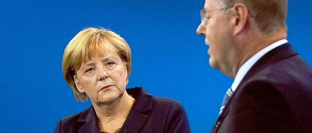 Kanzlerin Merkel (CDU) und Herausforderer Steinbrück (SPD).
