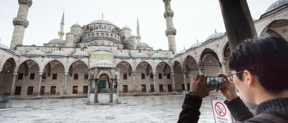 Wahrzeichen: Die Sultan-Ahmed-Mosche, bekannt auch als Blaue Moschee, in Istanbul.