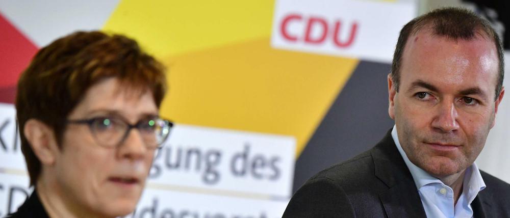 CDU-Parteichefin Annegret Kramp-Karrenbauer und der frisch gekürte Unionskandidat zur Europawahl, Manfred Weber (CSU).