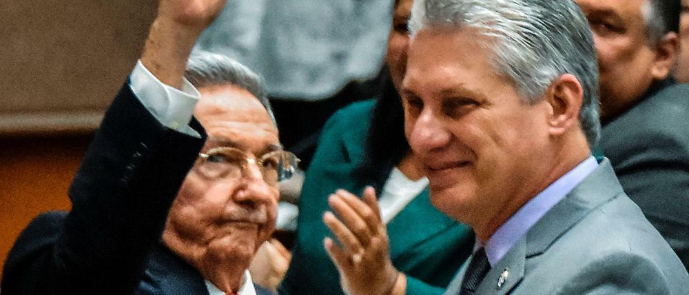 Der alte und der neue Staatschef Kubas: Raul Castro (links) und Miguel Diaz-Canel.