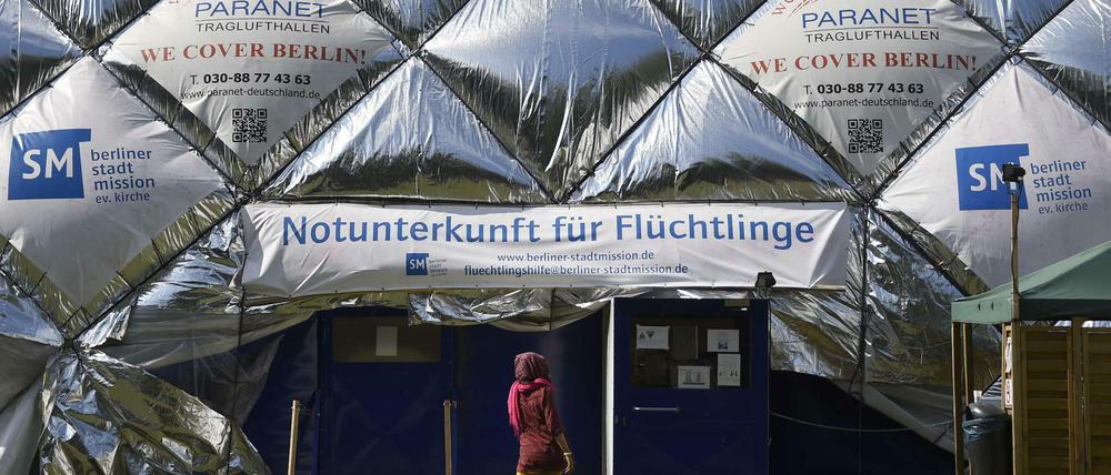 Flüchtlinge werden inzwischen auch in Zeltstädten wie hier in Berlin-Moabit untergebracht.