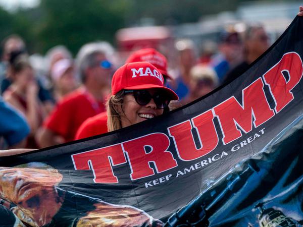 Trump-Anhänger bei einer Rallye, ebenfalls am Donnerstag in Tampa.. 