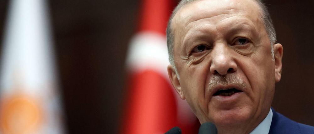 Der türkische Präsident Recep Tayyip Erdogan bei einer Rede vor Parteifreunden am 18. Mai 2022 