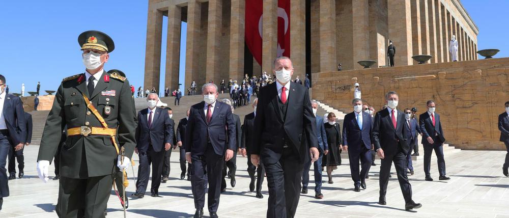 Der türkische Präsident Tayyip Erdogan am Mausoleum Kemal Atatürks. Er will im Konflikt mit Griechenland Stärke zeigen.