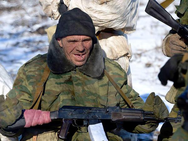Bald unter Beobachtung? Ein pro-russischer Separatist. Die OSZW will die umkämpften Gebiete überwachen.