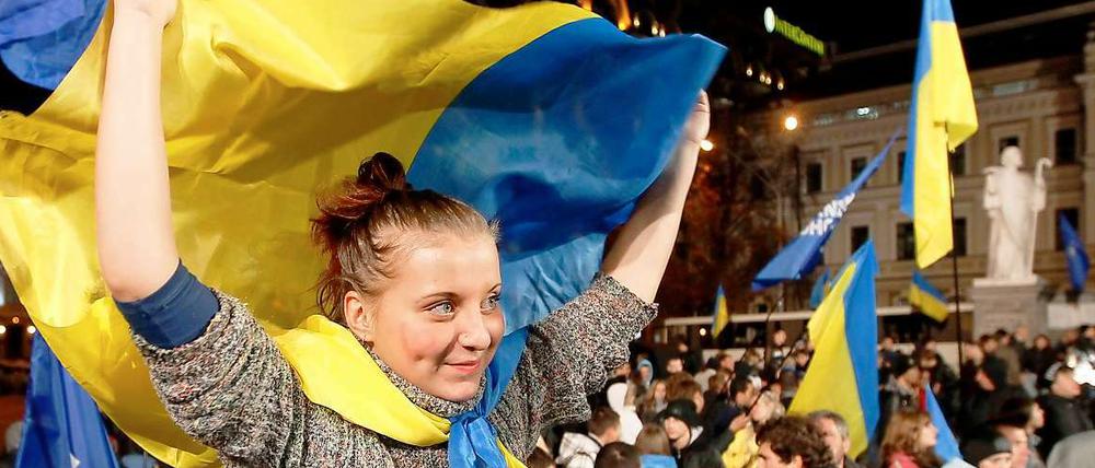 In Kiew feiern die Anhänger der Regierungspartei von Präsident Viktor Janukowitsch bereits ihren Sieg. 