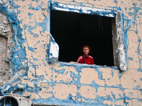 Horror für die Zivilisten. Die russische Armee beschießt weiter Wohnhäuser in Kiew und weiteren Städten der Ukraine. Ein Ende des Schreckens ist nicht in Sicht.