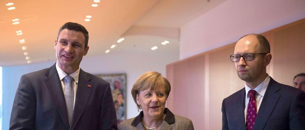 Bundeskanzlerin Angela Merkel empfing am Montag die ukrainischen Oppositionspolitiker Arseni Jazenjuk und Vitali Klitschko.