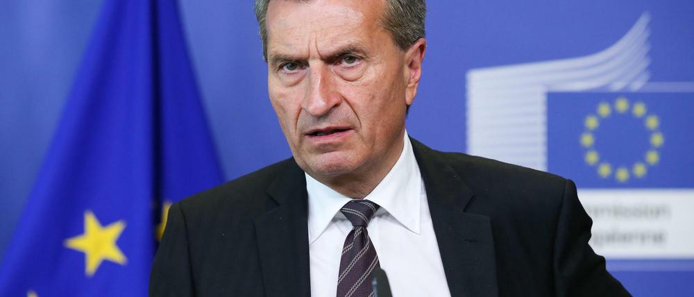 EU-Haushaltskommissar Günther Oettinger macht sich für CSU-Vize Manfred Weber als Nachfolger von EU-Kommissionchef Juncker stark.