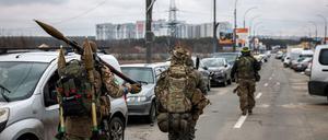 Ukrainische Soldaten in Irpin.