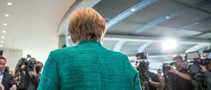 Bundeskanzlerin Angela Merkel (CDU) kommt zu einem Pressestatement, nach der Wahl von Brinkhaus (CDU) als neuer Fraktionsvorsitzender der CDUCSU Fraktion im Bundestag.