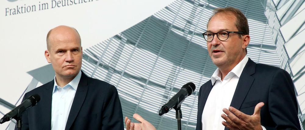 Ralph Brinkhaus (CDU, links), CDU/CSU-Fraktionsvorsitzender, und Alexander Dobrindt, Vorsitzender der CSU-Landesgruppe im Deutschen Bundestag.