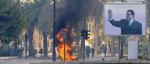 Revolte in Nordafrika: Die Tunesier haben ihren Präsidenten vertrieben - nach 23 Jahren Polizeistaat.