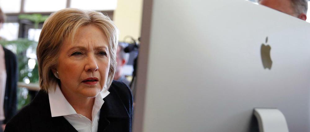 Die US-Präsidentschaftskandidatin Hillary Clinton wirft Russland vor, für den Cyberangriff auf die Demokraten verantwortlich zu sein. Emails aus dem Parteivorstand wurden bei Wikileaks veröffentlicht. 