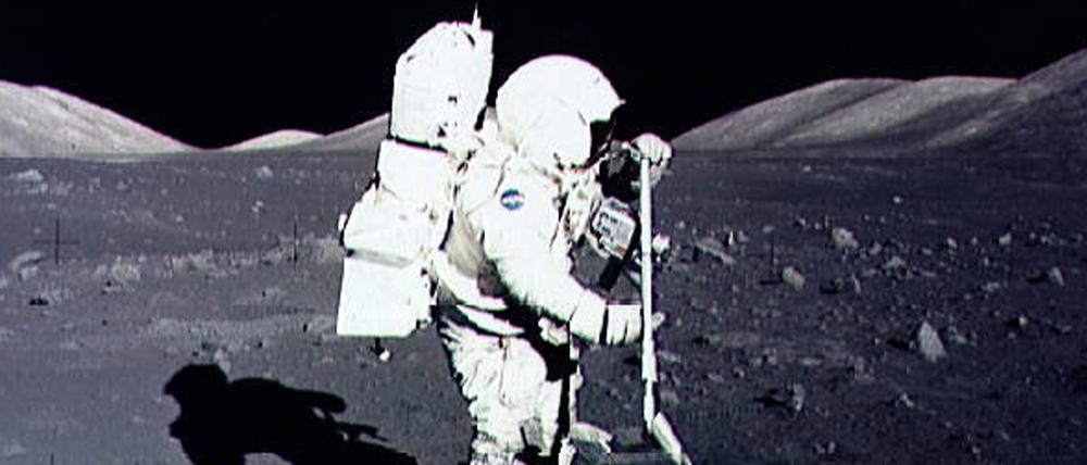 Ein Blick zurück: US-Astronaut Harrison bei der Apollo-17-Mission 1972 auf dem Mond 
