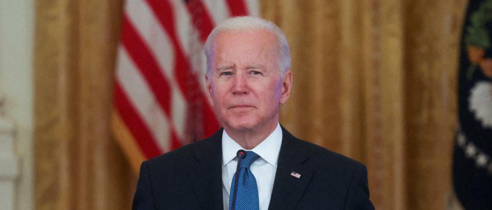 US-Präsident Joe Biden lauscht der Frage von „Fox News“-Reporter Peter Doocy.