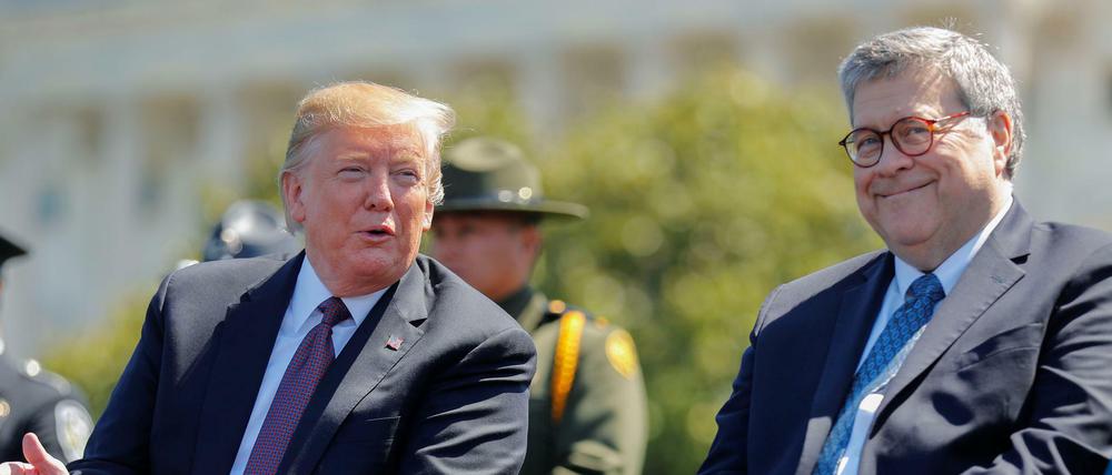 ei Präsident Donald Trump und sein Justizminister William Barr bei einer Veranstaltung auf dem Capitol Hill in Washington. 
