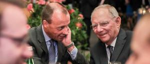 Wolfgang Schäuble (rechts) vor zwei Jahren im Gespräch mit Friedrich Merz.