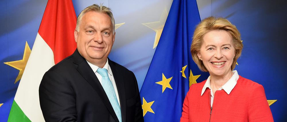 Ministerpräsident Viktor Orban zu Besuch in Brüssel (Archivbild). Ungarn möchte EU-Subventionen - das Land aber entfernt sich nach Ansicht von Kritikern von den gemeinsamen Werten.