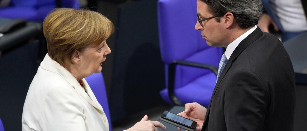 Mehr tun beim Mobilfunk: Andreas Scheuer (CSU) mit Bundeskanzlerin Angela Merkel (CDU) 