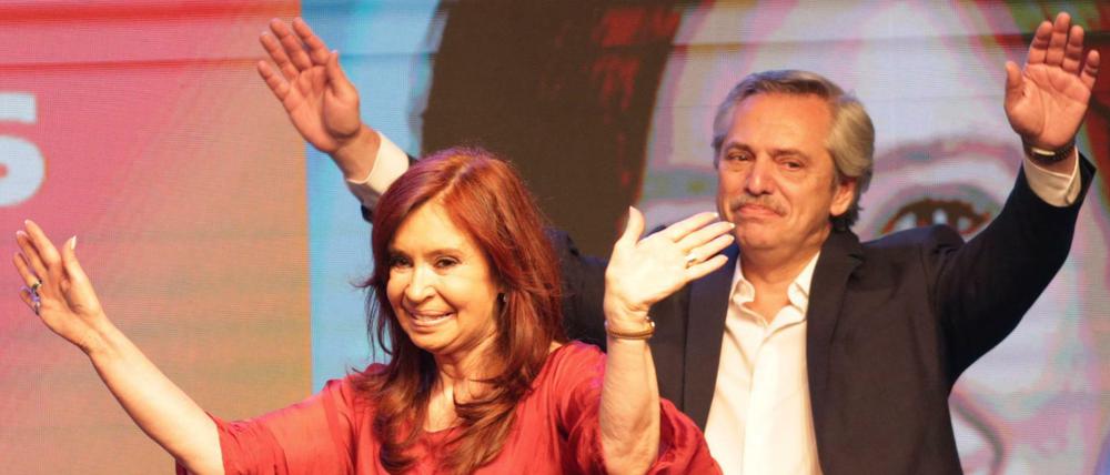 Präsidentschaftskandidat Alberto Fernandez und Cristina Fernandez de Kirchner jubelten nach der Wahl in Argentinien gemeinsam.