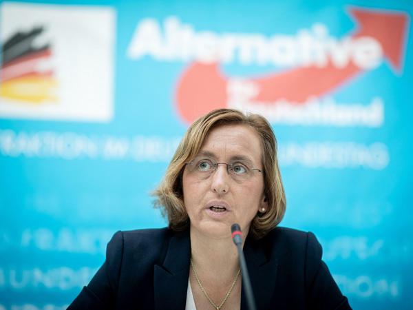 Die AfD-Bundestagsabgeordnete Beatrix von Storch wirbt für eine von der AfD-Fraktion vorgelegte sogenannte Vertrauenslösung.