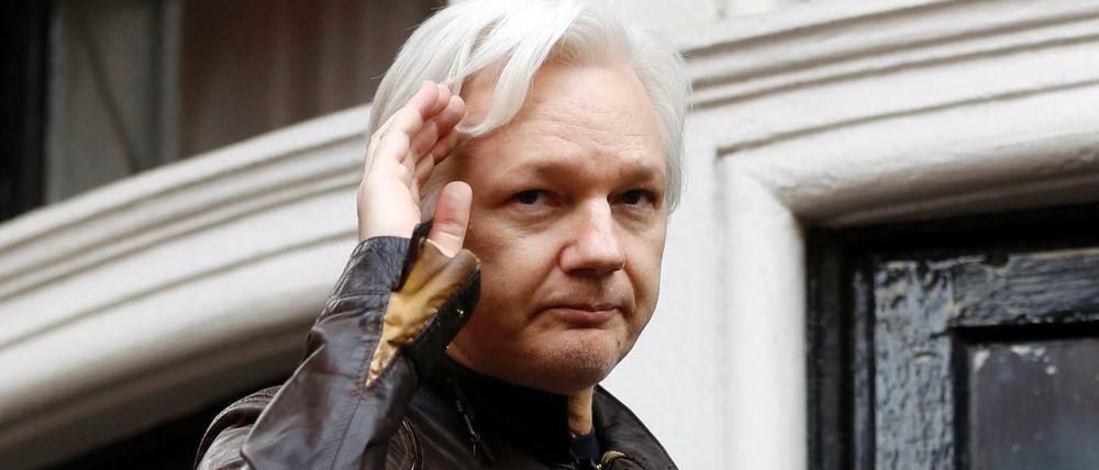 Ohne Netz: Ecuador hat alle Verbindungen Julian Assanges in seinem Asyl in der Londoner Botschaft des Andenlandes abgeschnitten. 