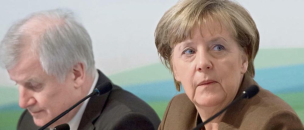„Ungeheuer belastet“: Horst Seehofer sieht sein Vertrauensverhältnis zu Angela Merkel gestört.