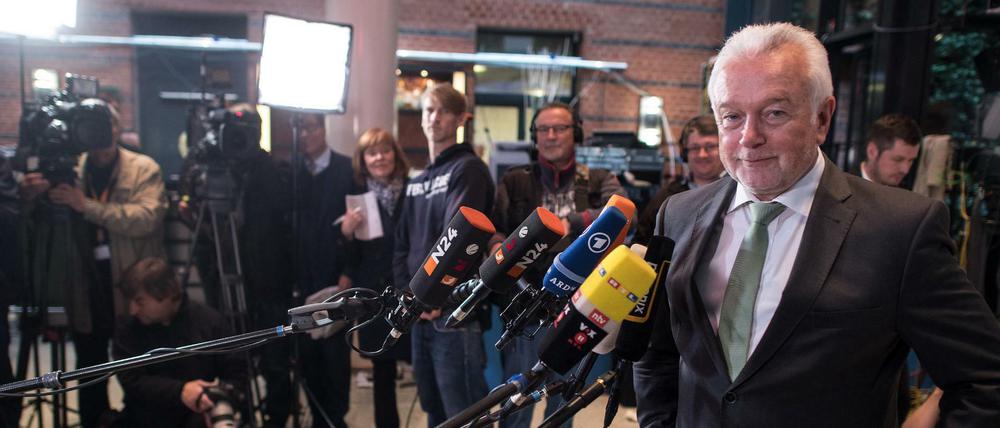 Wolfgang Kubicki, der stellvertretende Bundesvorsitzende der FDP, lehnt die Einigung der Unionsparteien in der Flüchtlingspolitik ab.