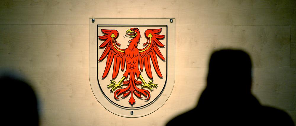 Angehende Beamte in Brandenburg sollen auf ihre Verfassungstreue überprüft werden.