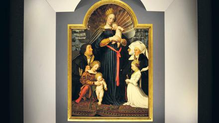 Privatbesitz. Holbeins gemalte Schutzmantelmadonna (1526 bis 1528) gehört dem Kunstsammler Würth.