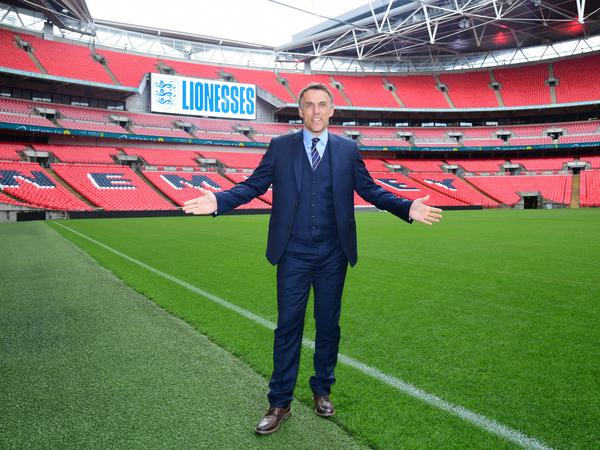 Ein Vorgeschmack auf Samstag. Englands Nationaltrainer Phil Neville im Wembley-Stadion. 