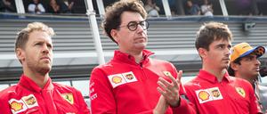 Wer wird die Nummer eins? Ferrari-Teamchef Binotto (M.) muss sich zwischen Vettel und Leclerc entscheiden.