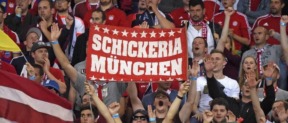 Schickeria-Fans bangen um Fanclub-Status.