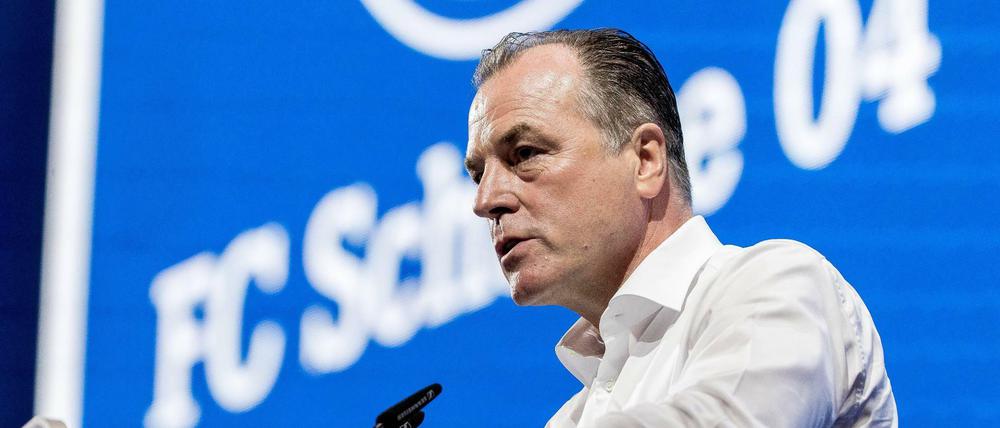 Bei der Mitgliederversammlung des FC Schalke 04 spricht Aufsichtsratsvorsitzender Clemens Tönnies.