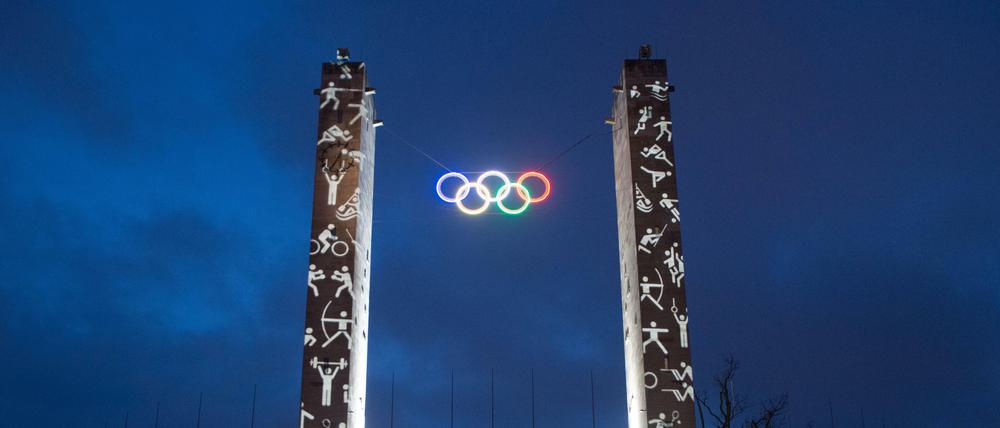 Die Ringe leuchten schon mal. Thomas Härtel ist für Olympische Spiele 2036 in Berlin offen. 