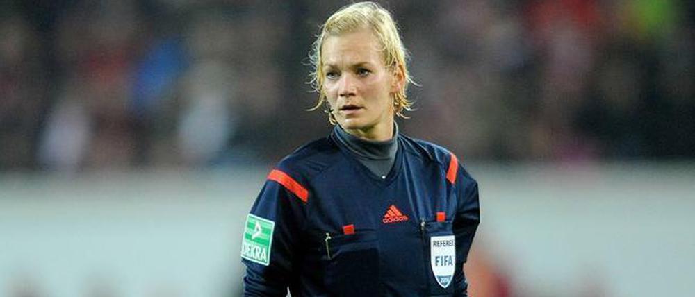 Bibiana Steinhaus ist bis heute die einzige Frau, die in der Fußball-Bundesliga gepfiffen hat.