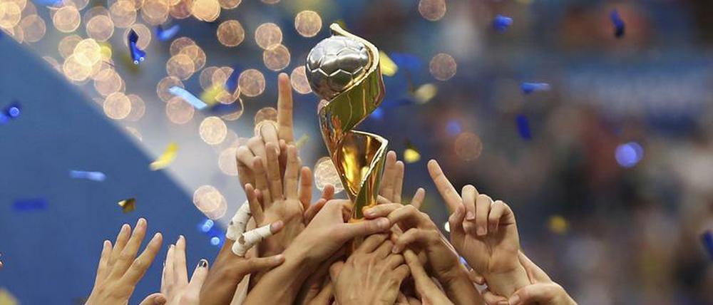 2027 soll der WM-Titel für die besten Fußballerinnen wieder in Deutschland vergeben werden.